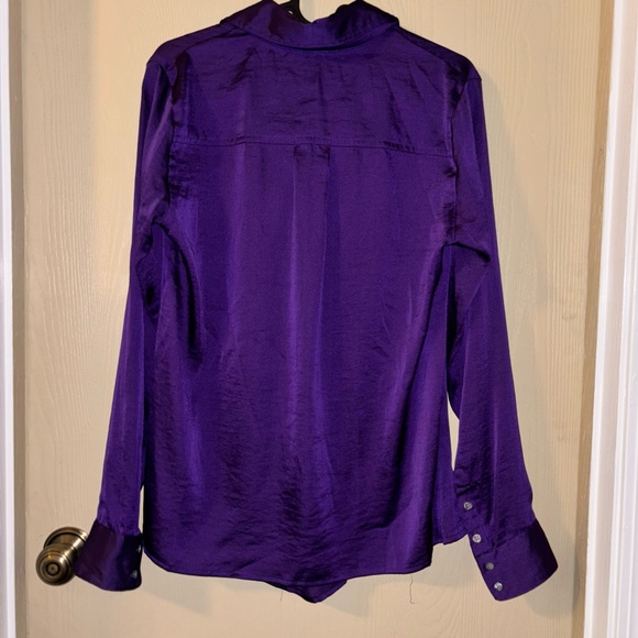 Vince Camuto Purple long sleeve asymetrical neckline blouse Size S - Picture 4 of 5